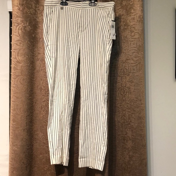 Brand new! Ralph Lauren pinstripe pants! Size 4! In winter Cream color! - Picture 2 of 8
